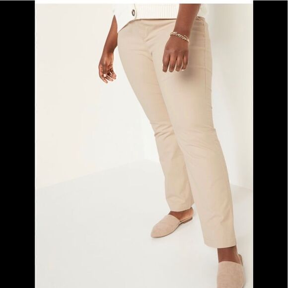 Old Navy Mid Rise Boot Cut Khaki Pants - Picture 4 of 9